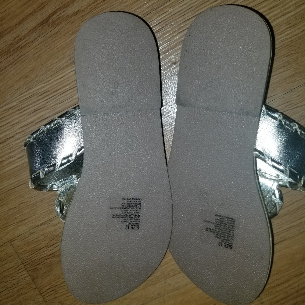 Flip flops - Picture 2 of 3